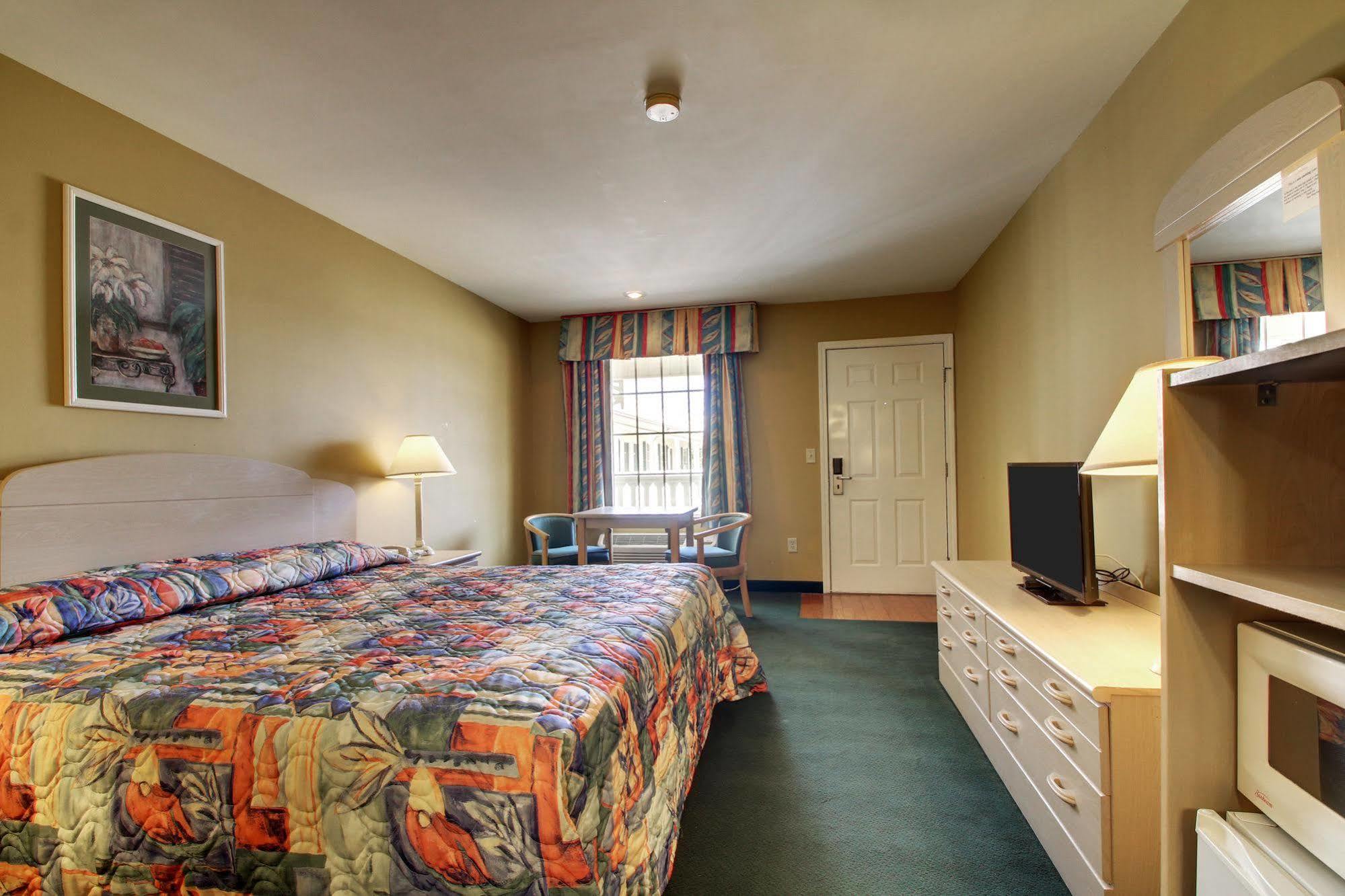 Key West Inn - Childersburg Экстерьер фото