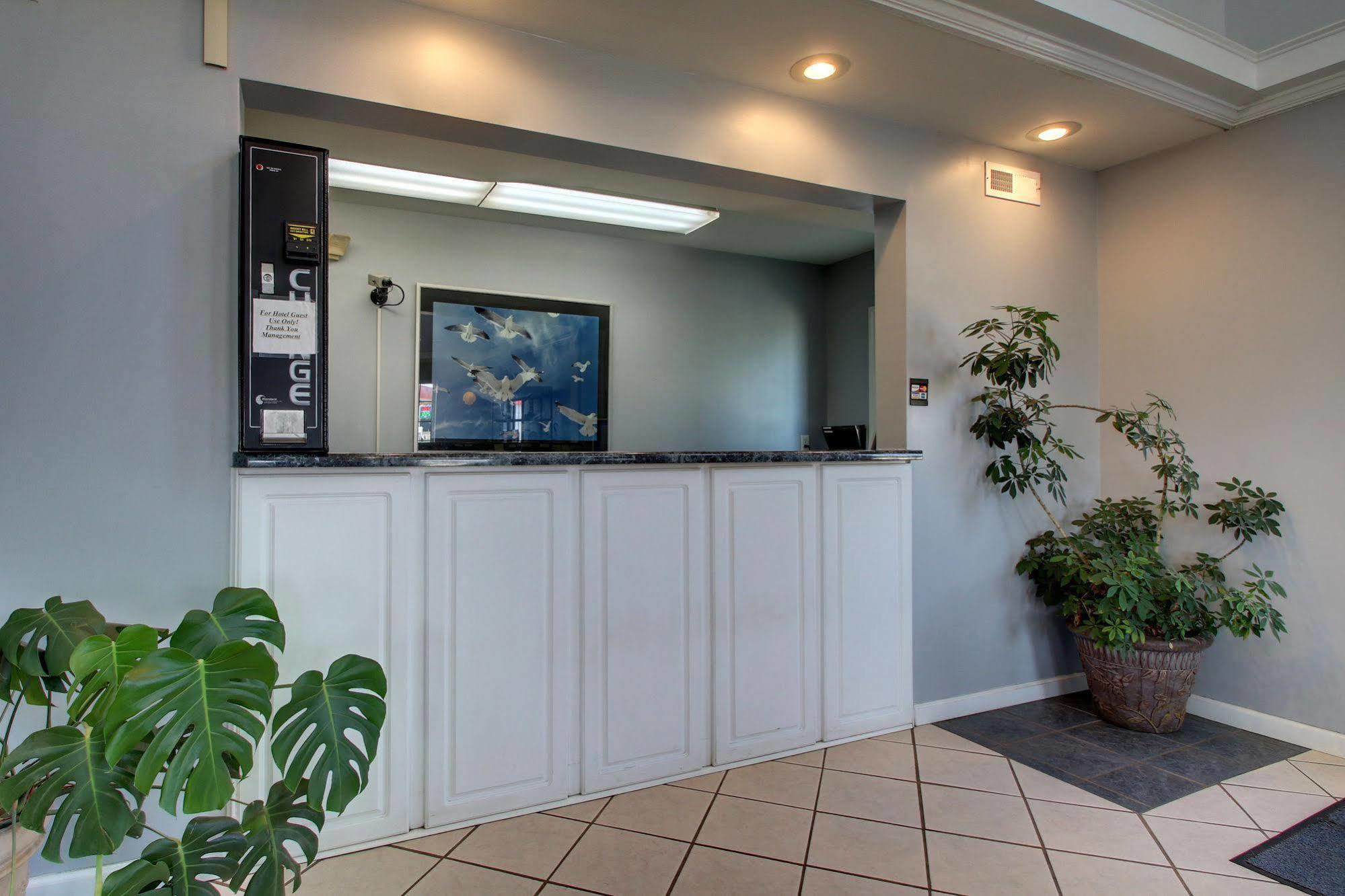 Key West Inn - Childersburg Экстерьер фото