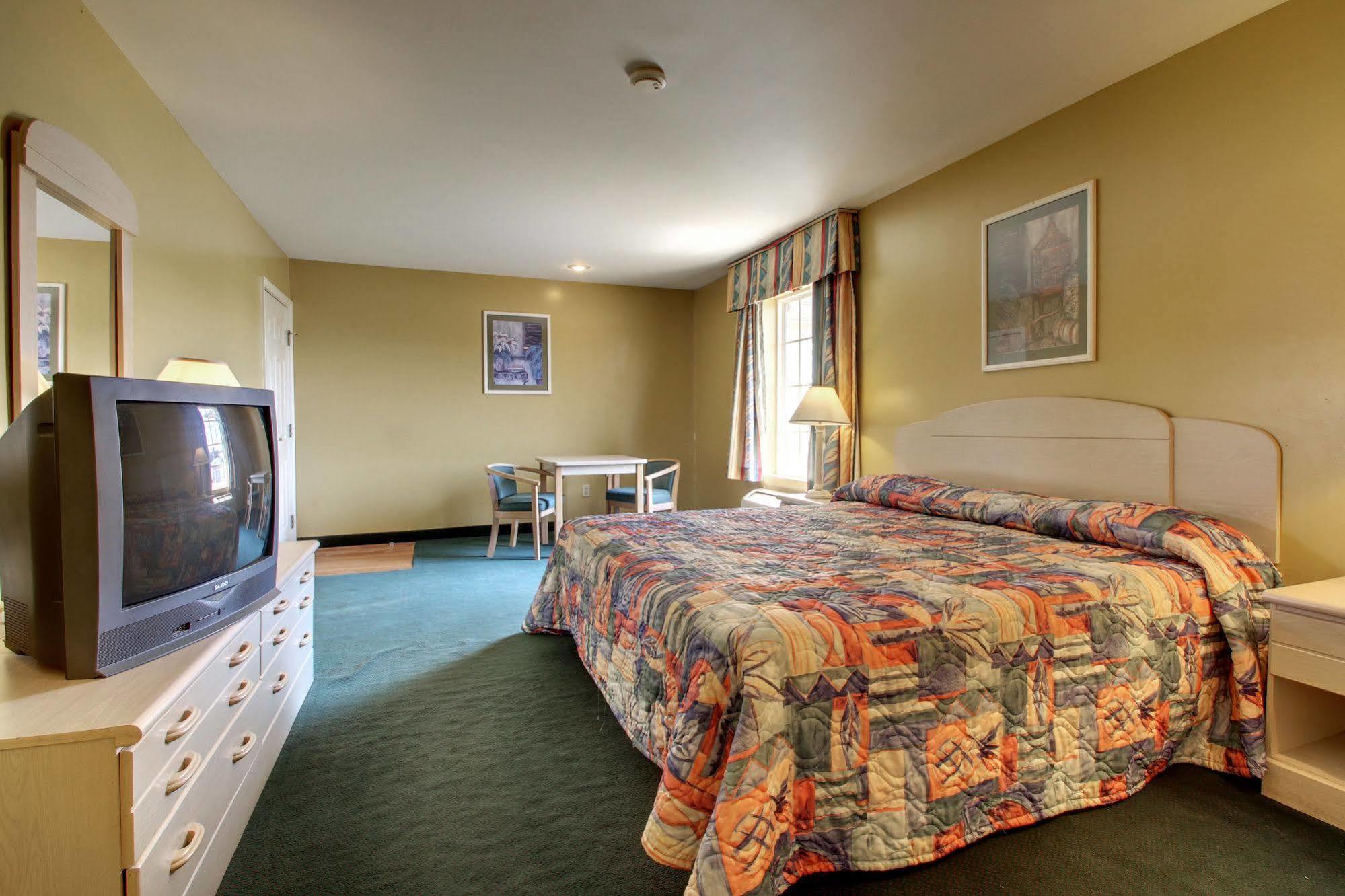Key West Inn - Childersburg Экстерьер фото